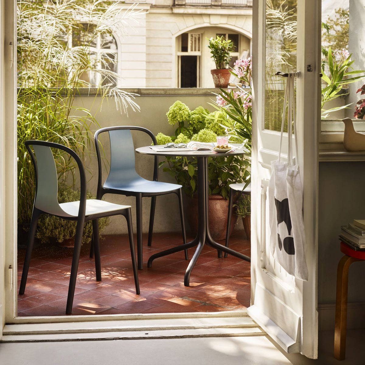 Vitra Belleville Chair Stuhl Kunststoff / Holz stapelbar Indoor & Outdoor