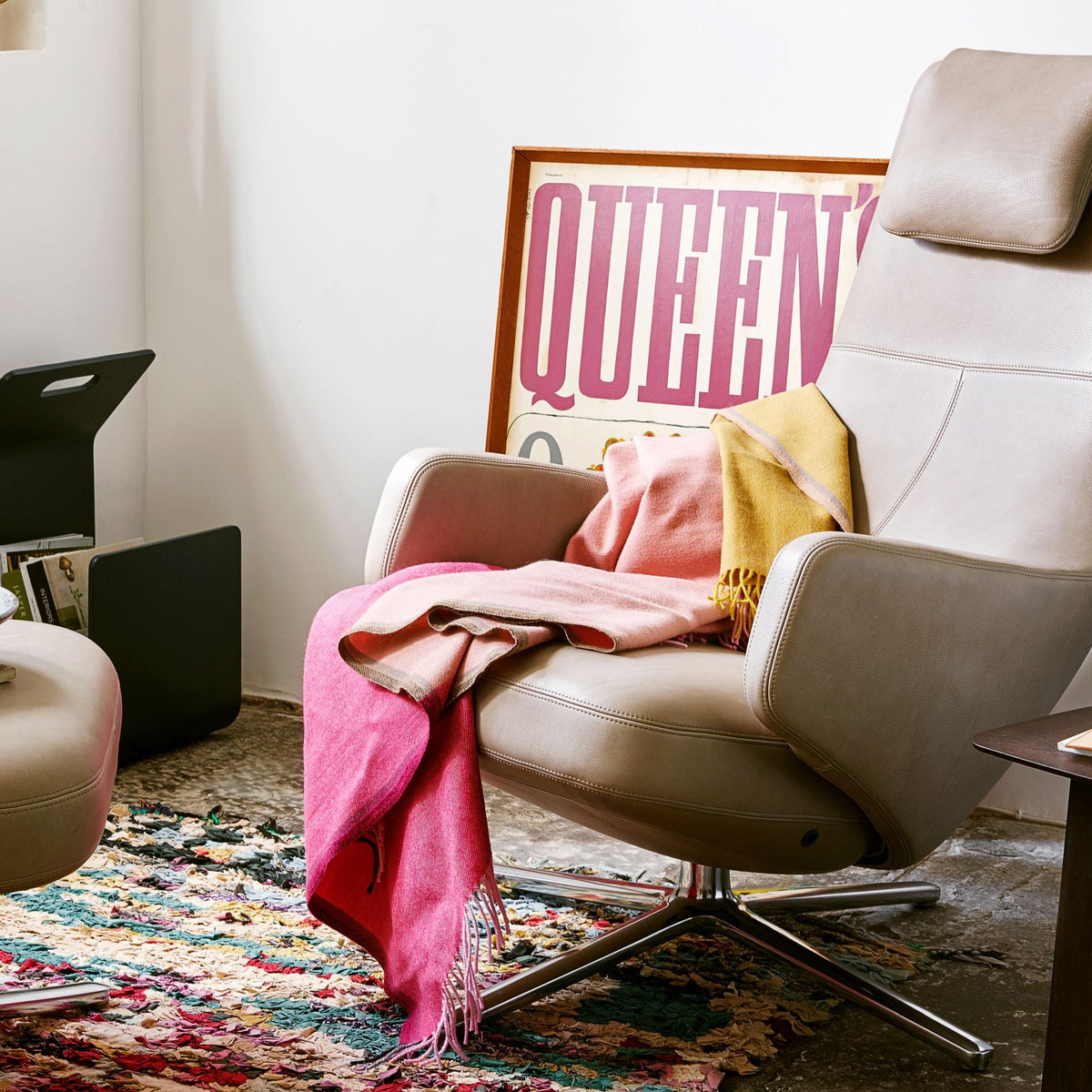 Vitra Repos Loungesessel drehbar mit Ottoman hoher Sessel & Hocker