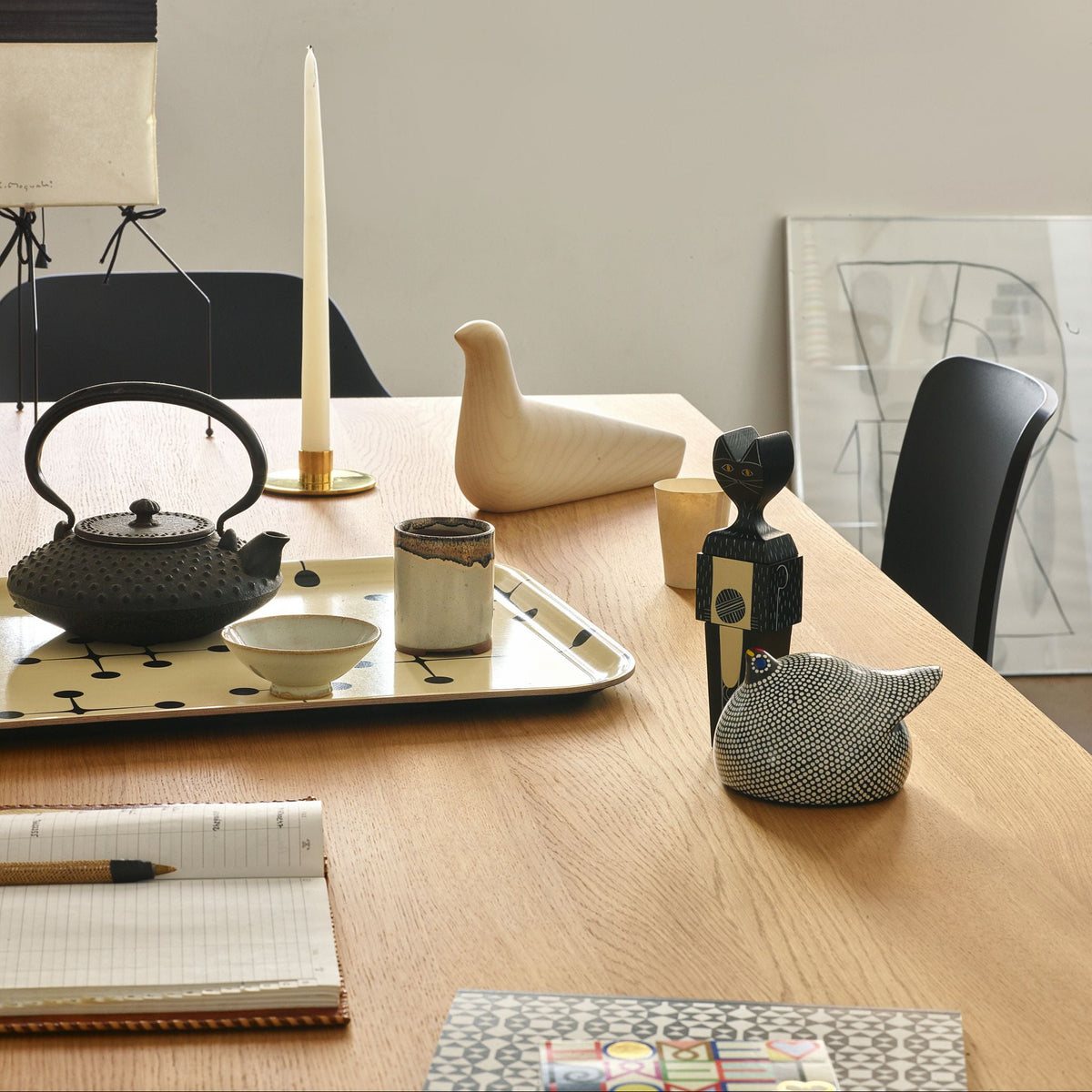 Vitra Classic Tray medium Serviertablett mittel Schichtholz Eames Dot Pattern