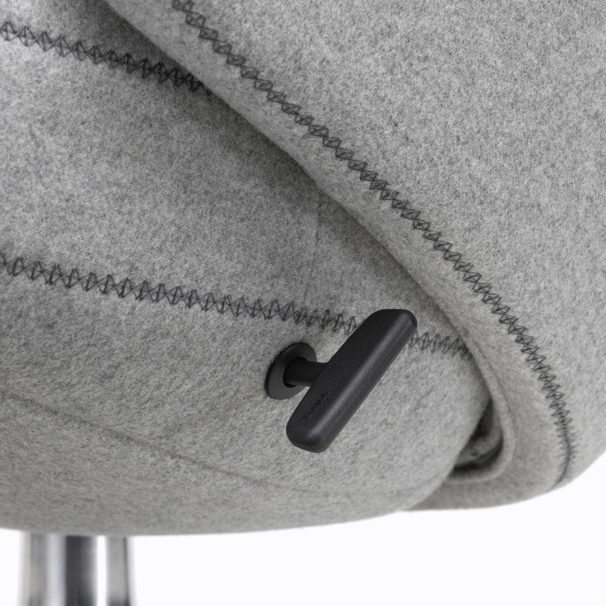 Vitra Repos Loungesessel drehbar mit Ottoman hoher Sessel & Hocker