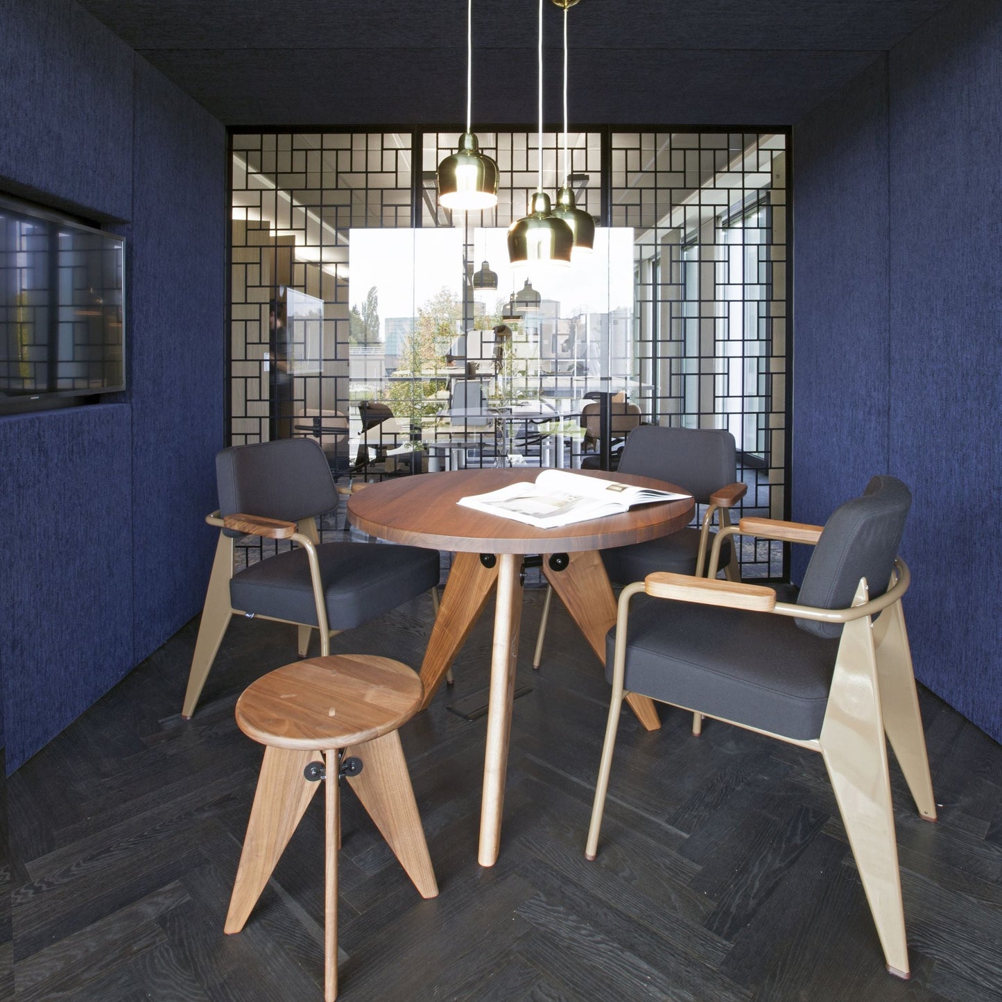 Vitra Guéridon Table runder Besprechungstisch / Esstisch Holz