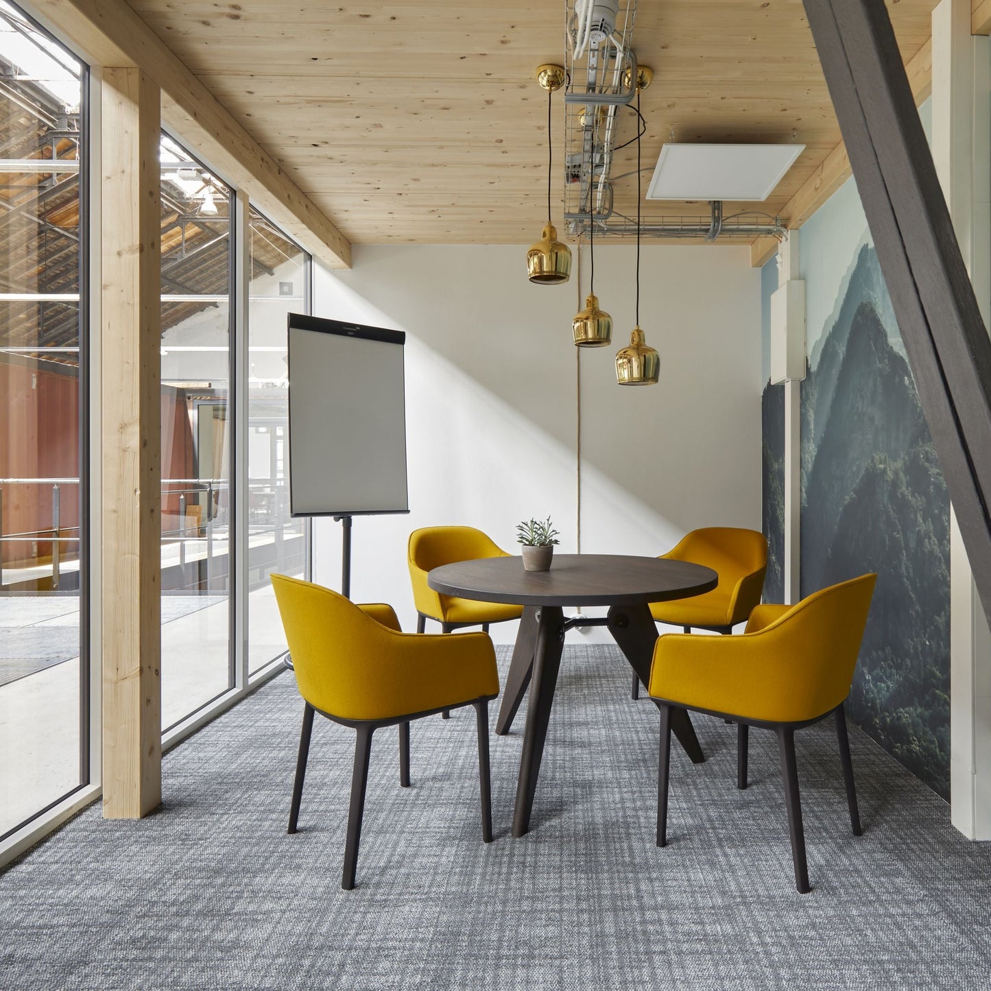 Vitra Guéridon Table runder Besprechungstisch / Esstisch Holz