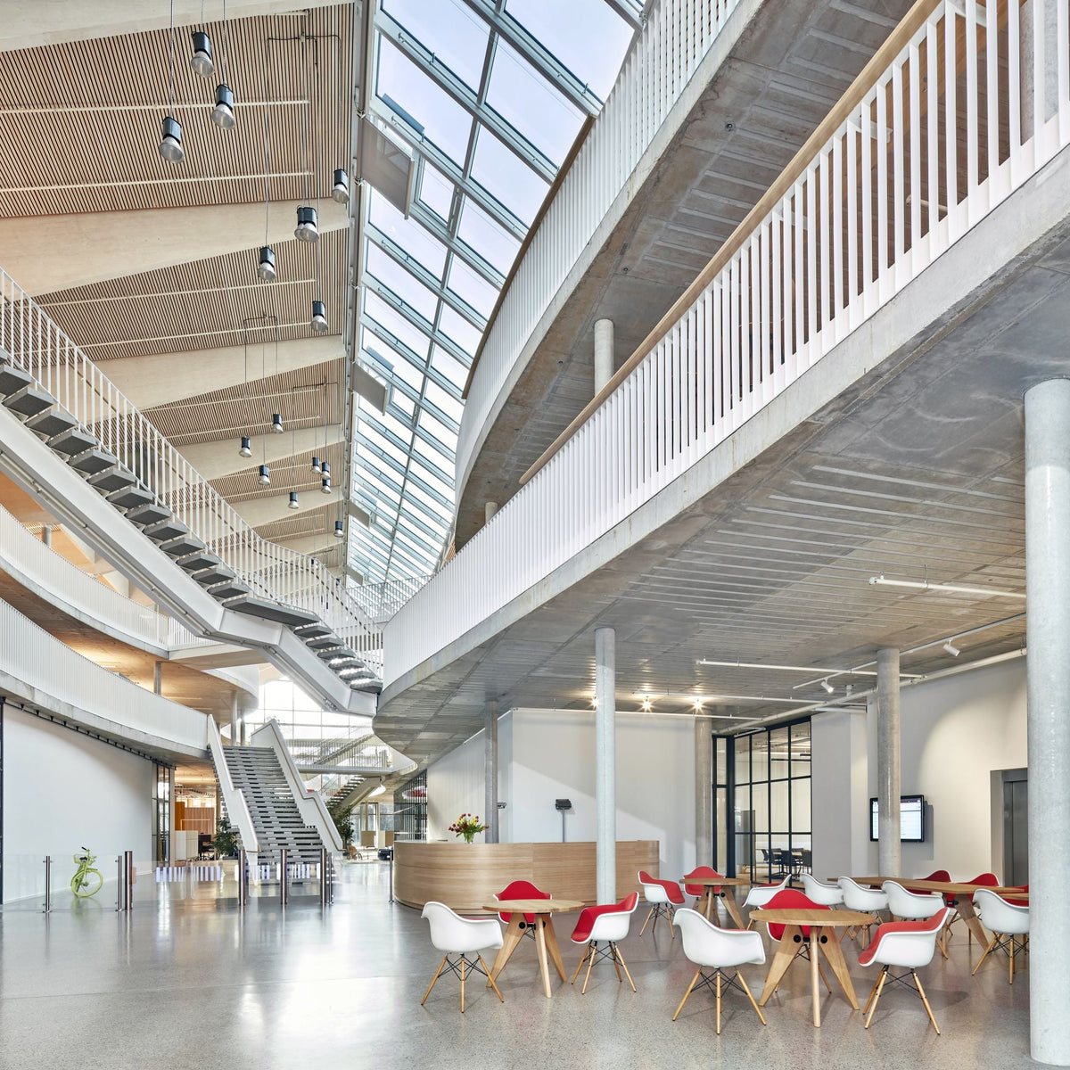 Vitra Guéridon Table runder Besprechungstisch / Esstisch Holz