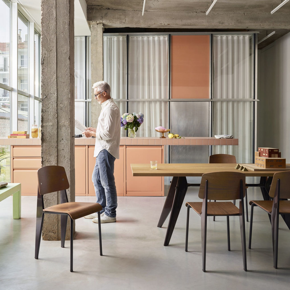Vitra EM Table Besprechungstisch / Esstisch Holz und Metall