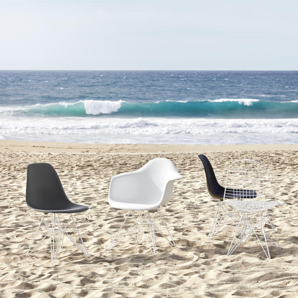 Vitra Eames Plastic Armchair DAR RE Kunststoff-Stuhl mit Armlehnen