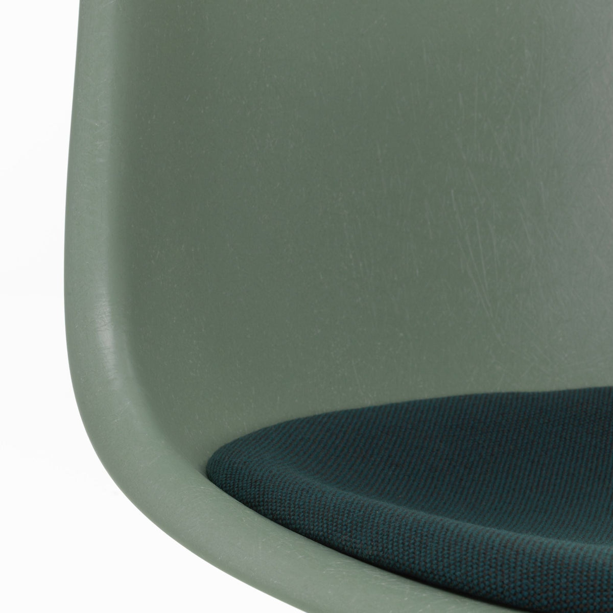 Vitra Eames Fiberglass Side Chair 4 Gestellvarianten & Sitzpolster optional
