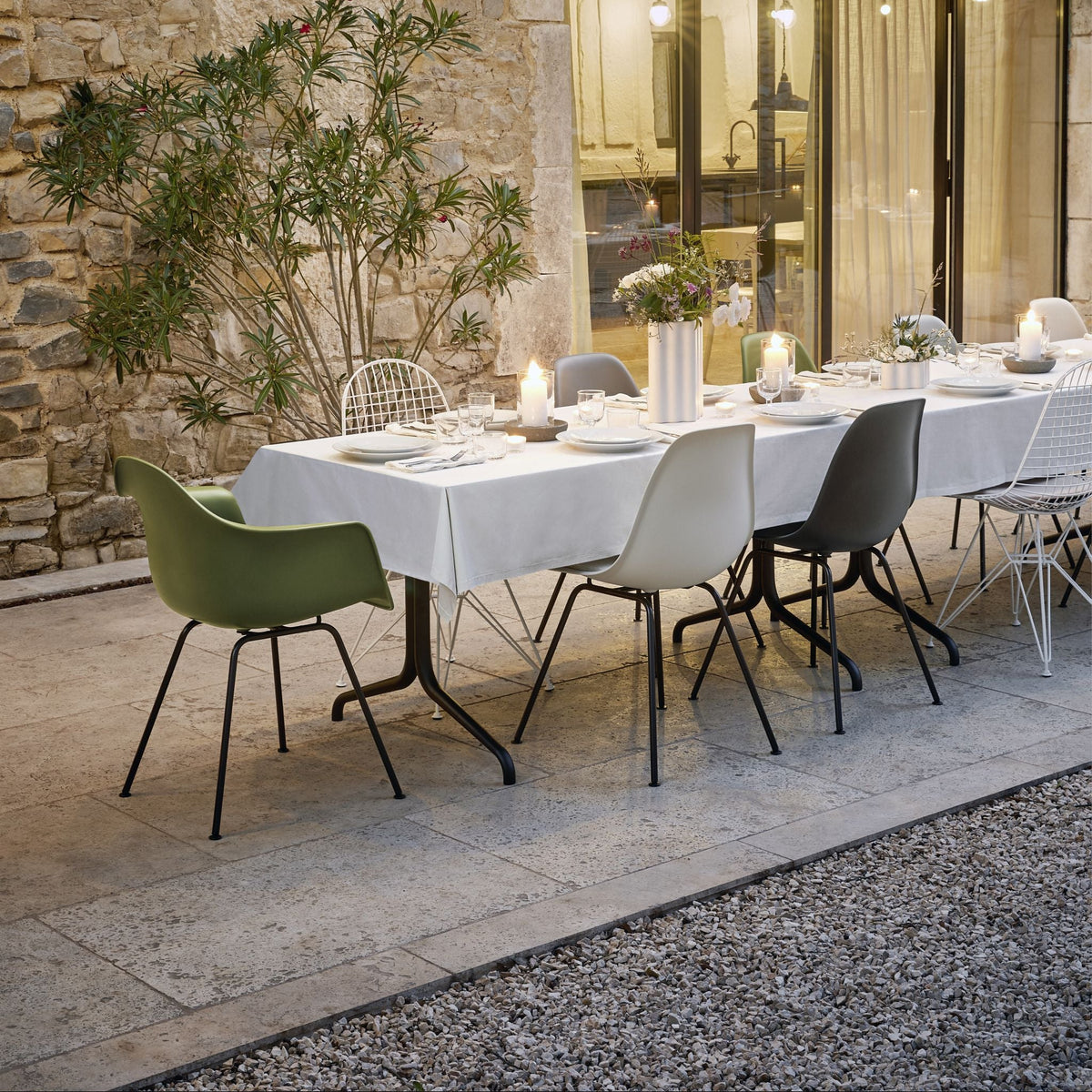 Vitra Belleville Table Bistrotisch rund oder eckig Indoor & Outdoor