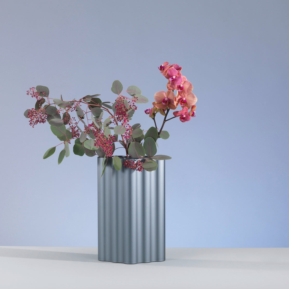Vitra Nuage Vase métallique large – Designvase mit skulpturalem Charakter