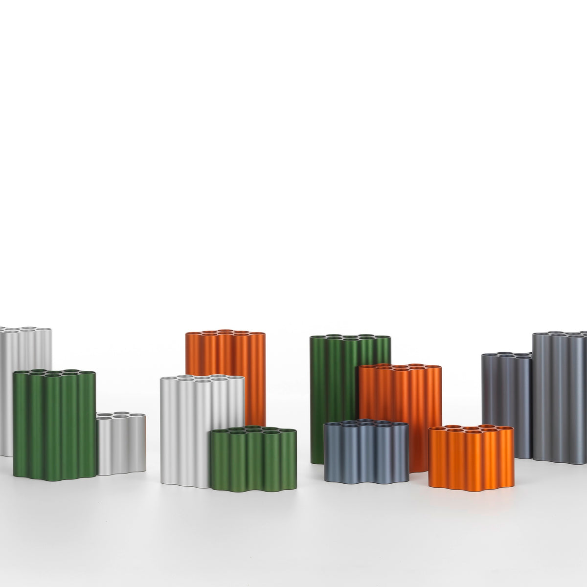 Vitra Nuage Vase métallique large – Designvase mit skulpturalem Charakter