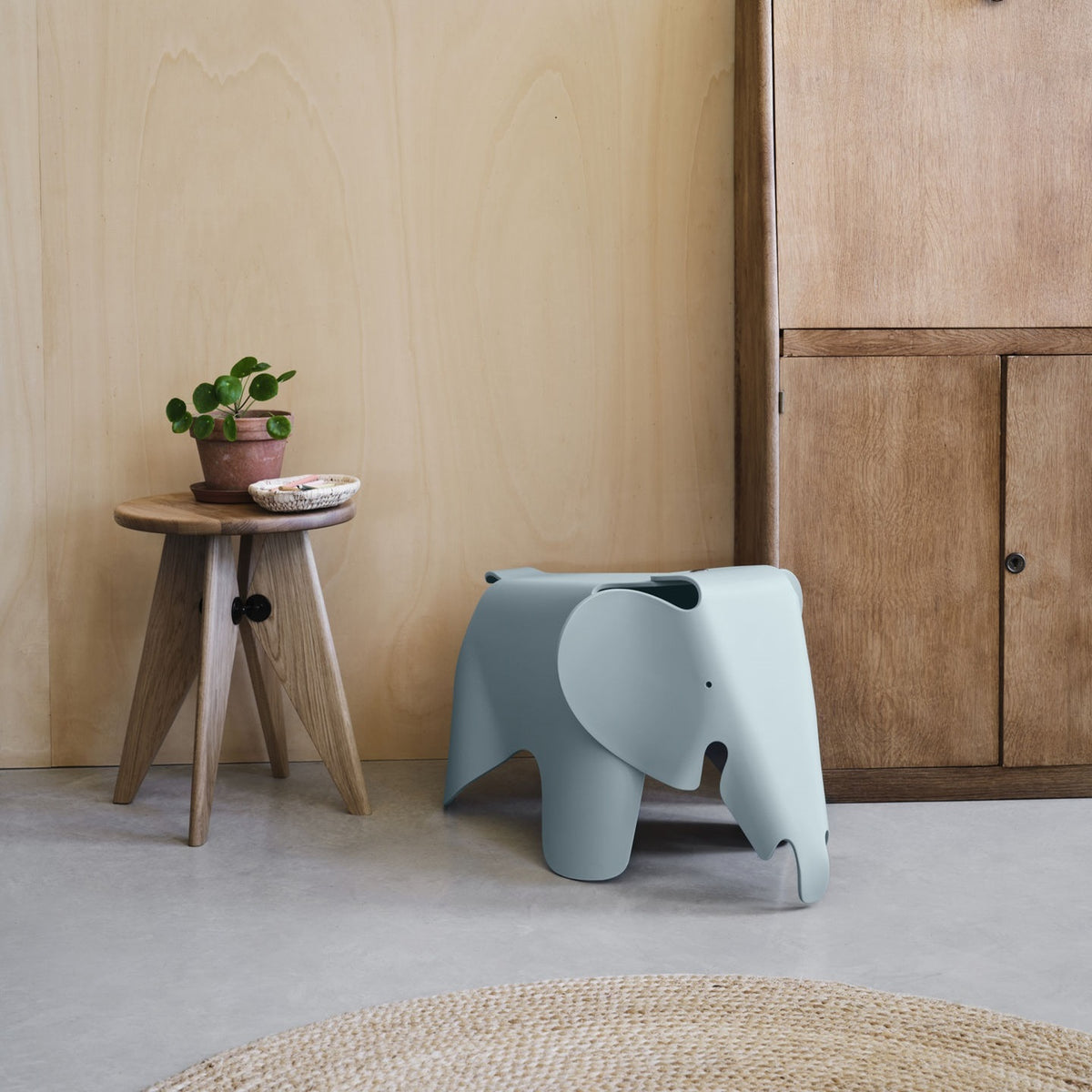 Vitra Eames Elephant Plastic RE Hocker Sitzobjekt Kunststoff recycelt