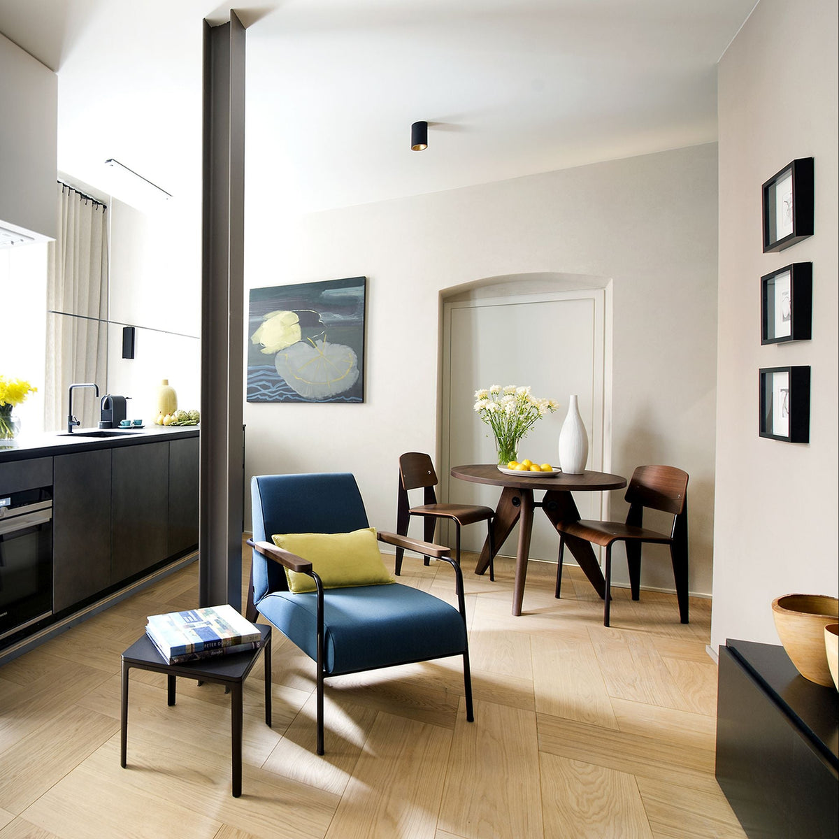 Vitra Guéridon Table runder Besprechungstisch / Esstisch Holz
