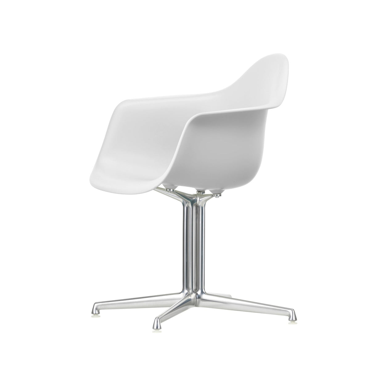 Vitra Eames Plastic Armchair DAL RE recycelter Kunststoff La Fonda Base