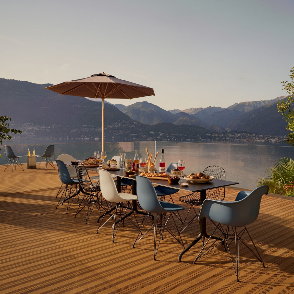 Vitra Belleville Table Bistrotisch rund oder eckig Indoor & Outdoor