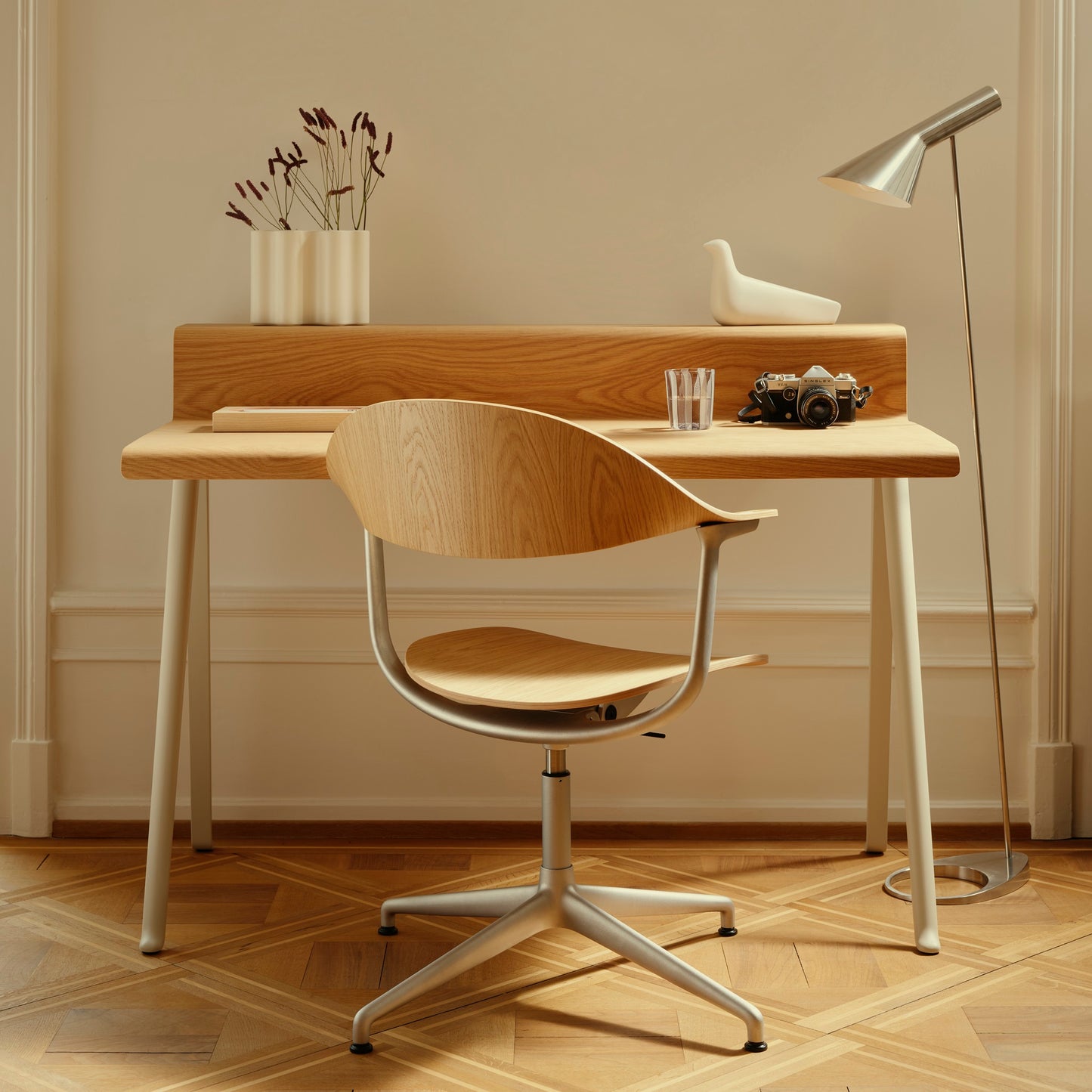 Vitra Courier Schreibtisch Schichtholz Eiche hell geölt