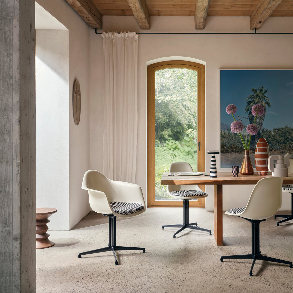 Vitra Eames Fiberglass Armchair 4 Gestellvarianten & Sitzpolster optional