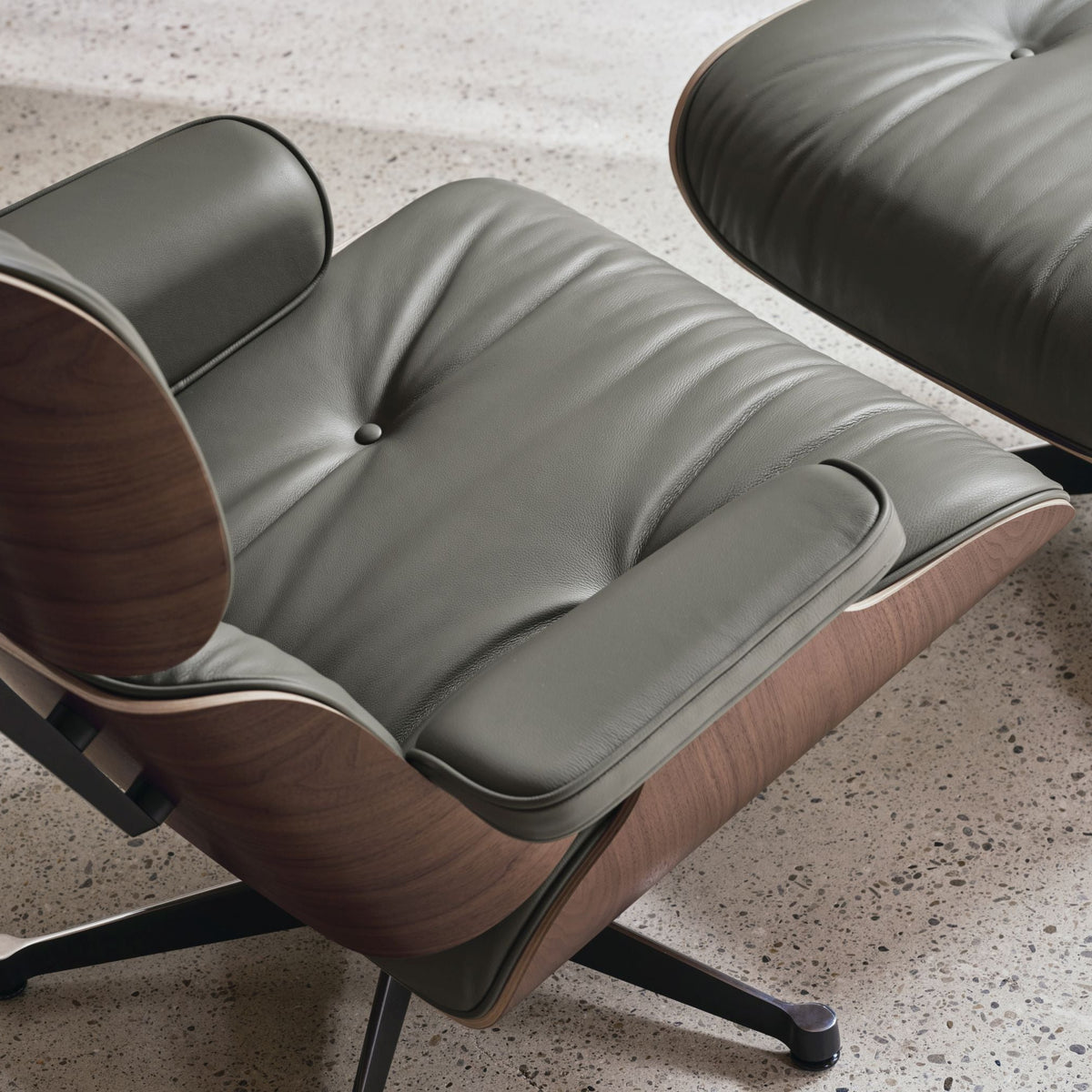 Vitra Eames Lounge Chair & Ottoman Sessel mit Hocker Leder/Palisander