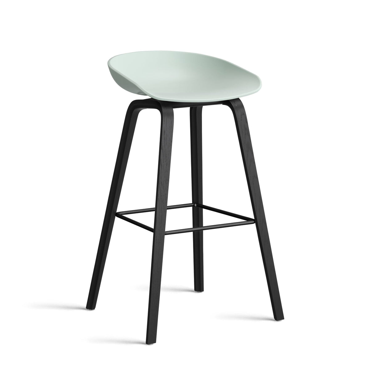 Hay AAS 32 Barhocker – Sitz Kunststoff recycelt Gestell Eiche/Nussbaum