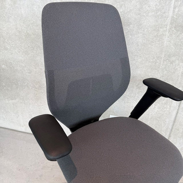 Vitra ACX Mesh Bürostuhl Sitz gepolstert Grid Knit Rücken Netz Knitted Mesh - Outlet