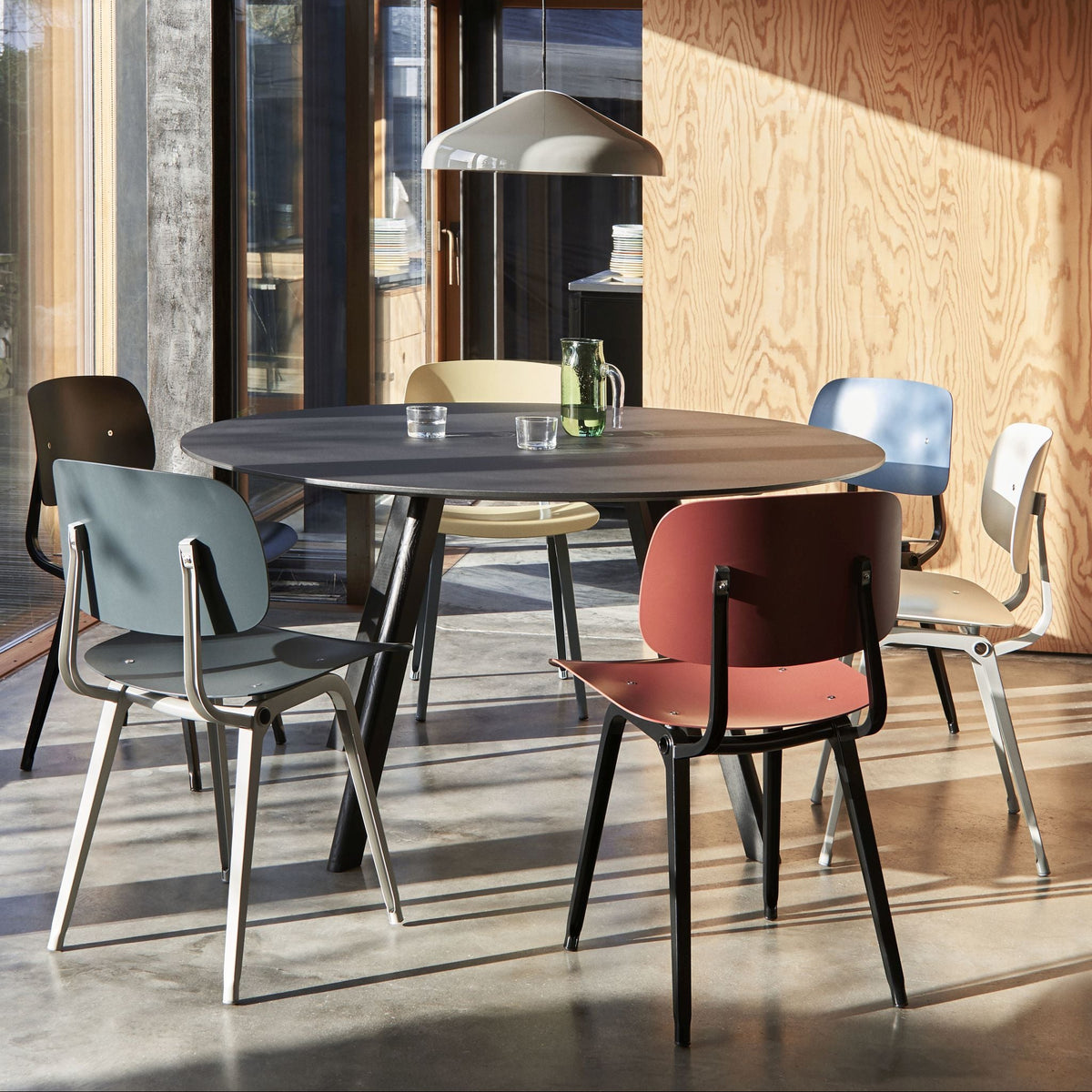 Hay Revolt Chair 4-Fuß-Stuhl Sitz & Rücken ABS-Kunststoff Stahlgestell