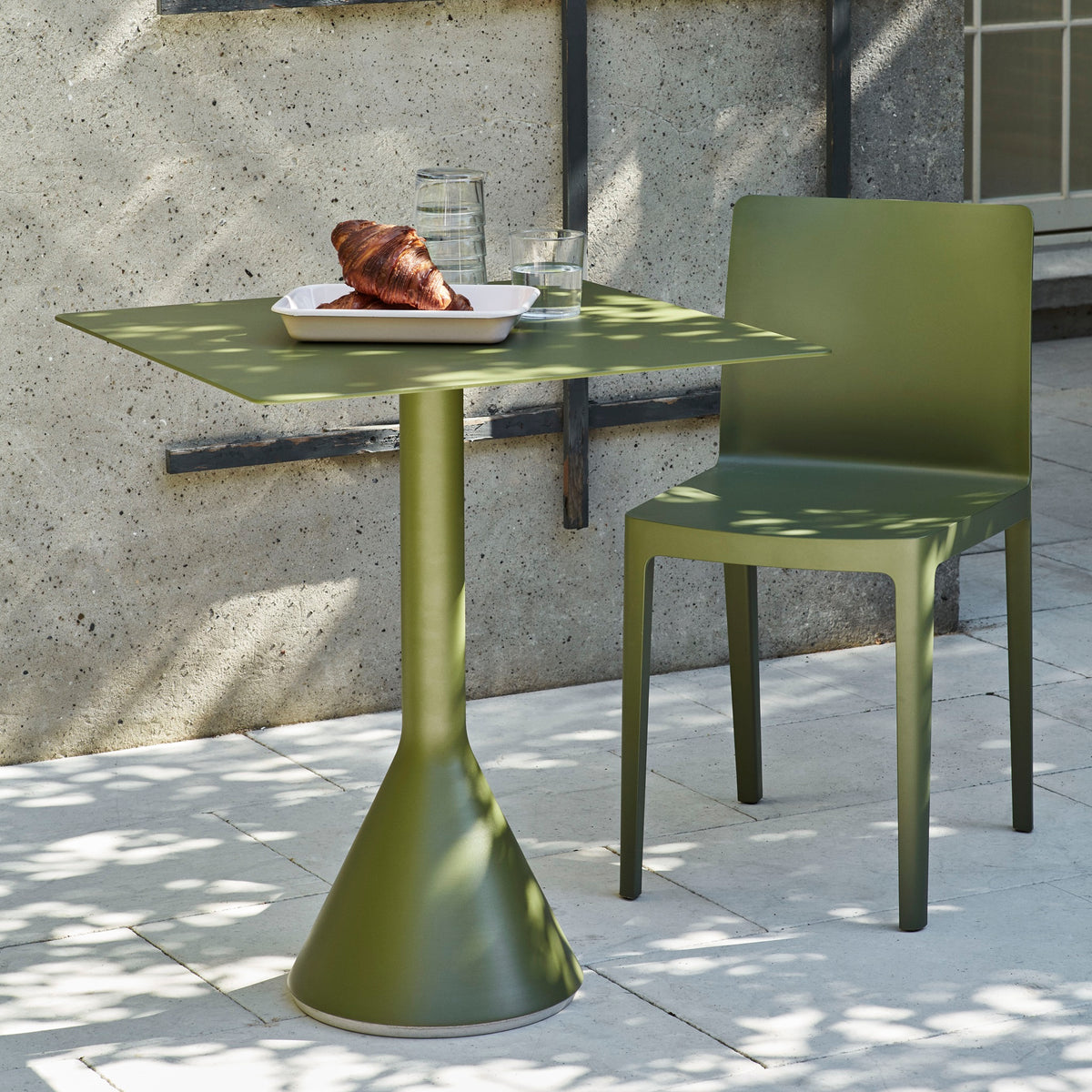 HAY Palissade Cone Tisch quadratisch 65 x 65 cm Stahl pulverbeschichtet