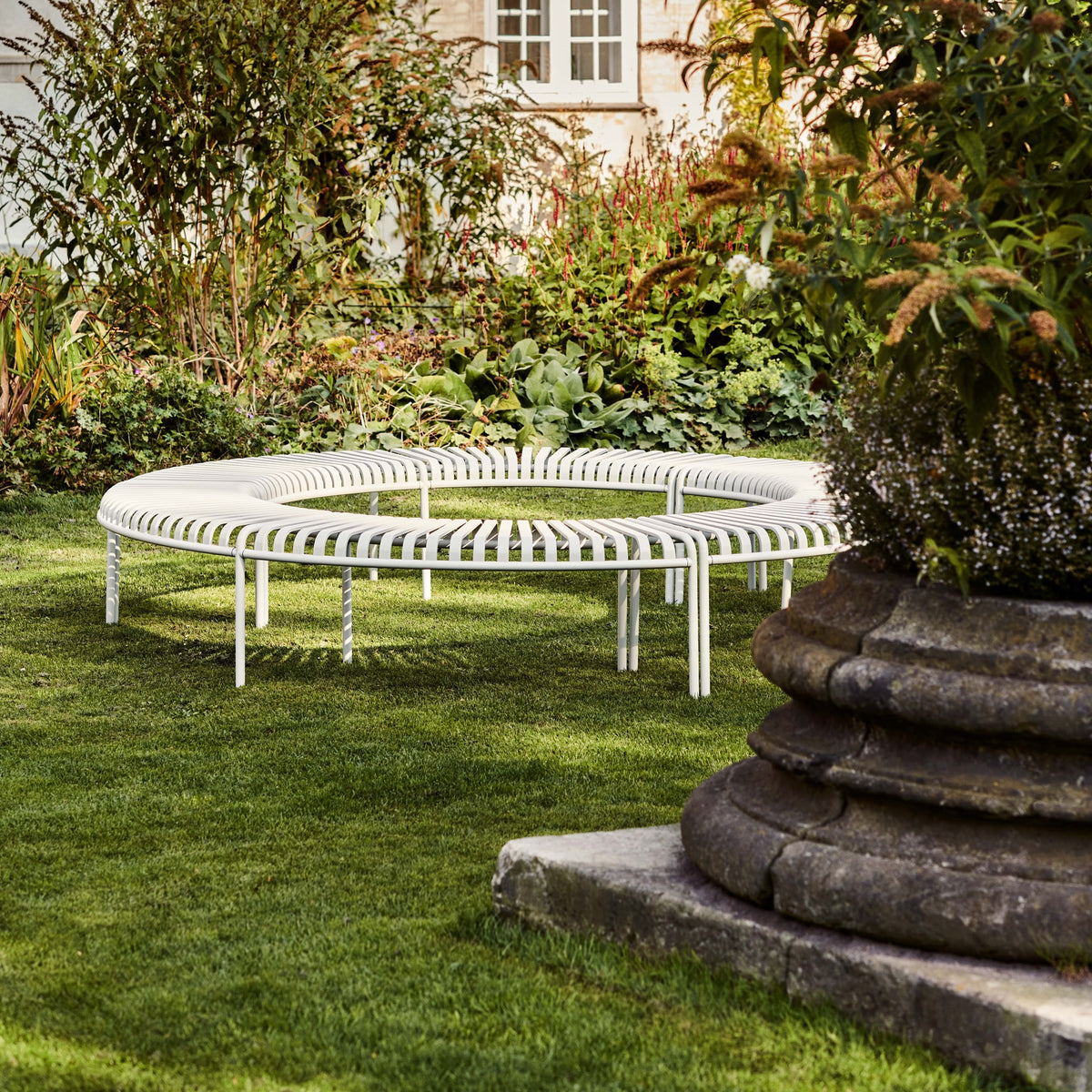HAY Palissade Park Bench Outdoor-Sitzbank gerundet