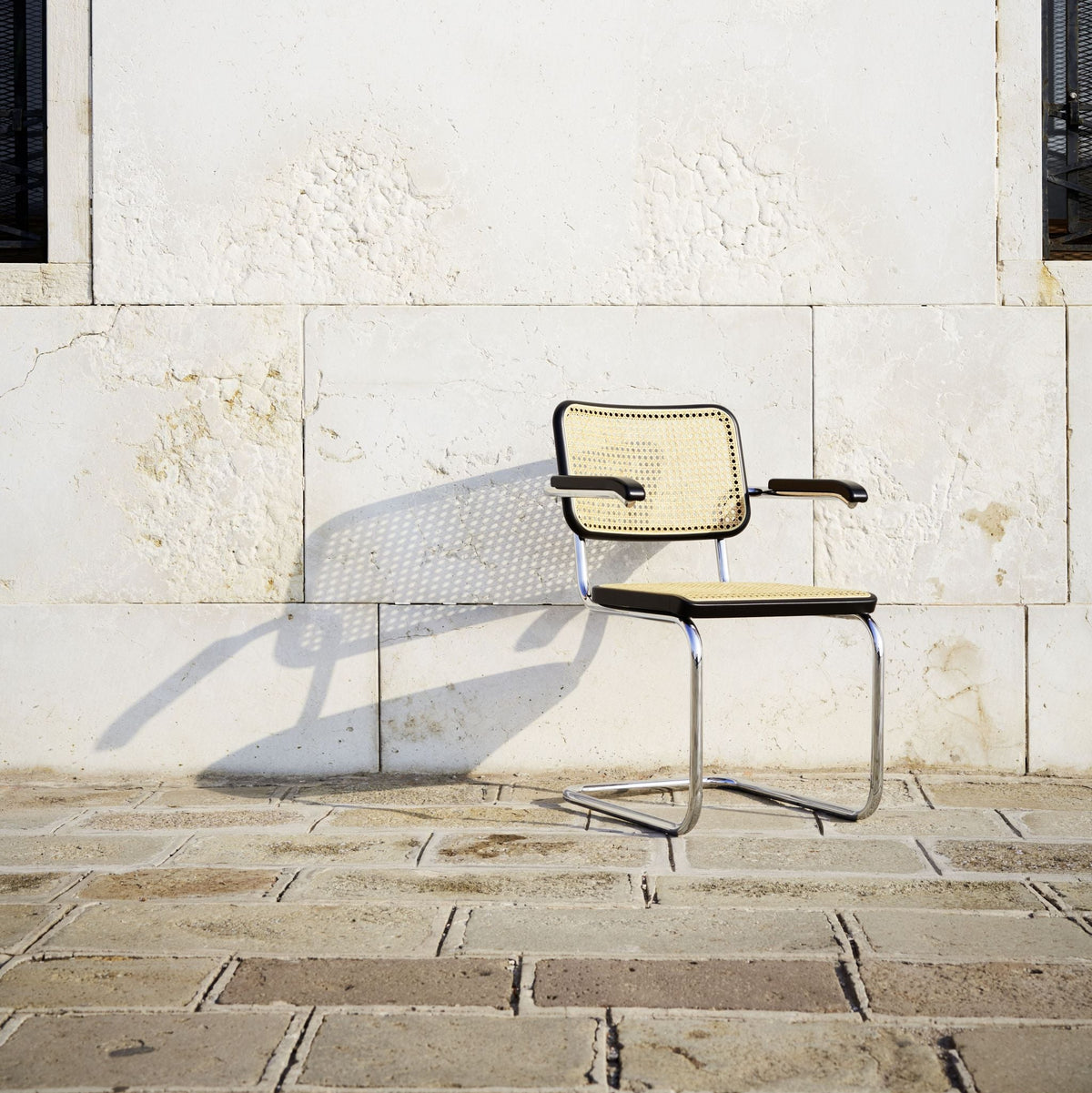 Thonet S 64 V Freischwinger Stuhl mit Armlehnen Sitz & Rücken Rohrgeflecht