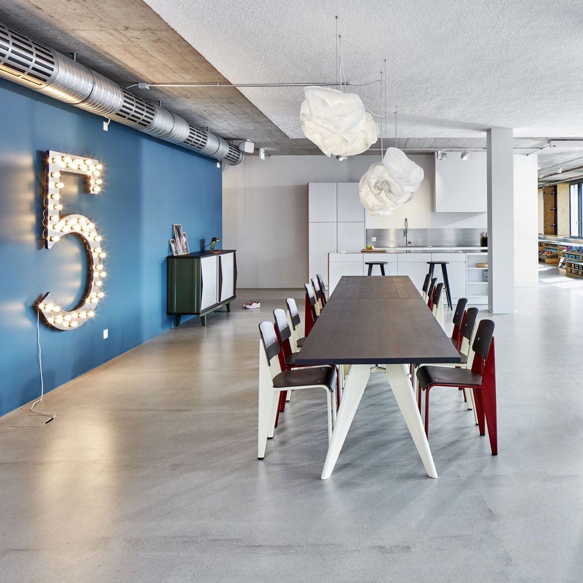 Vitra EM Table Besprechungstisch / Esstisch Holz und Metall