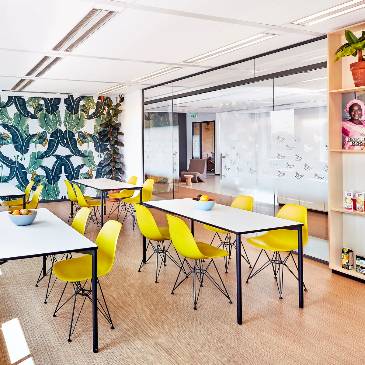 Vitra Eames Plastic Side Chair DSR RE Kunststoff Stuhl Eiffelturm-Gestell