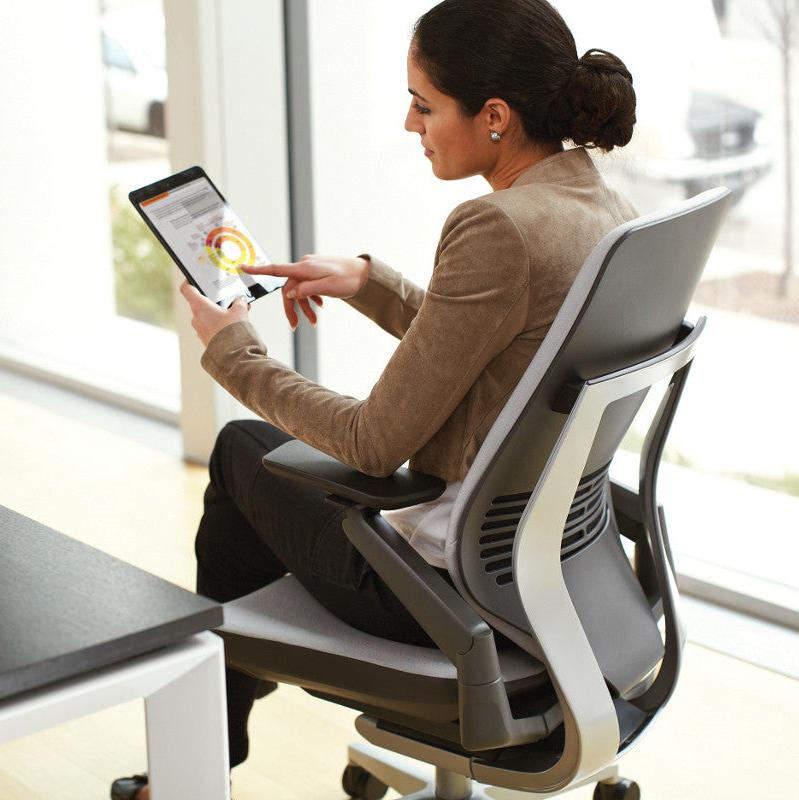 Steelcase Gesture Bürostuhl 360° Armlehnen bis 160 kg Körpergewicht
