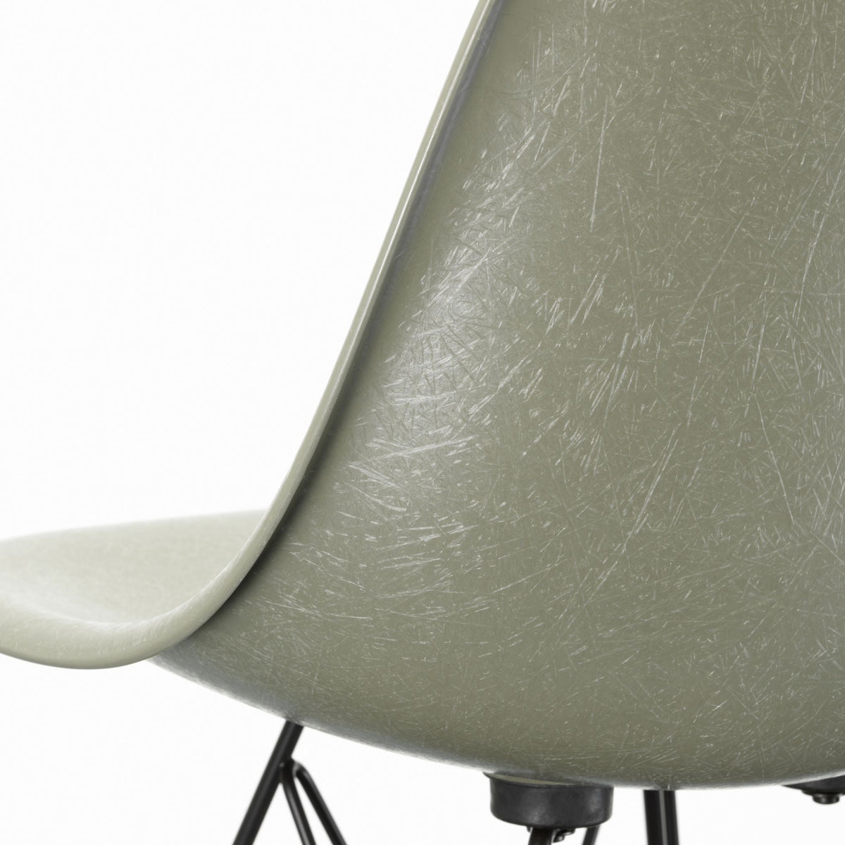 Vitra Eames Fiberglass Side Chair 4 Gestellvarianten & Sitzpolster optional