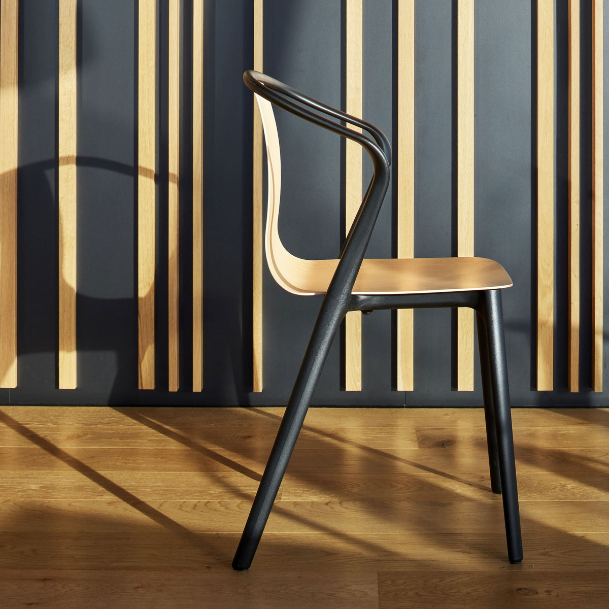 Vitra Belleville Chair Stuhl Kunststoff / Holz stapelbar Indoor & Outdoor