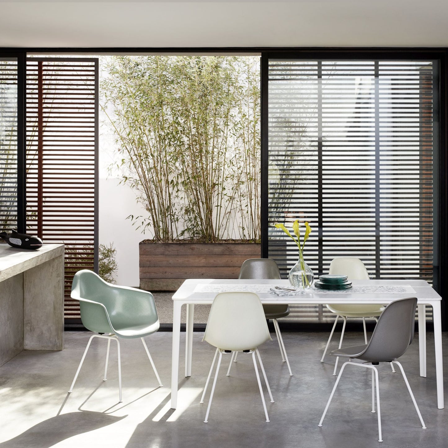 Vitra Eames Fiberglass Armchair 4 Gestellvarianten & Sitzpolster optional