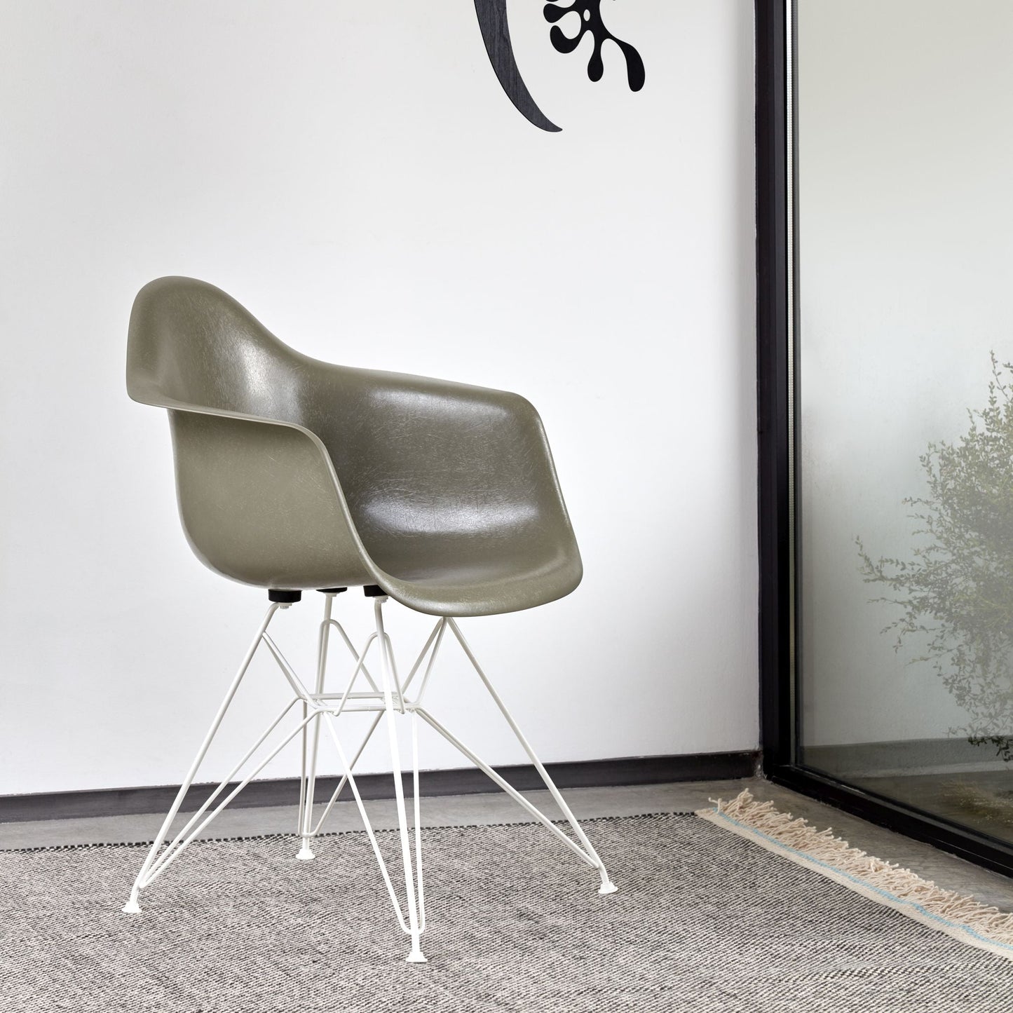 Vitra Eames Fiberglass Armchair 4 Gestellvarianten & Sitzpolster optional