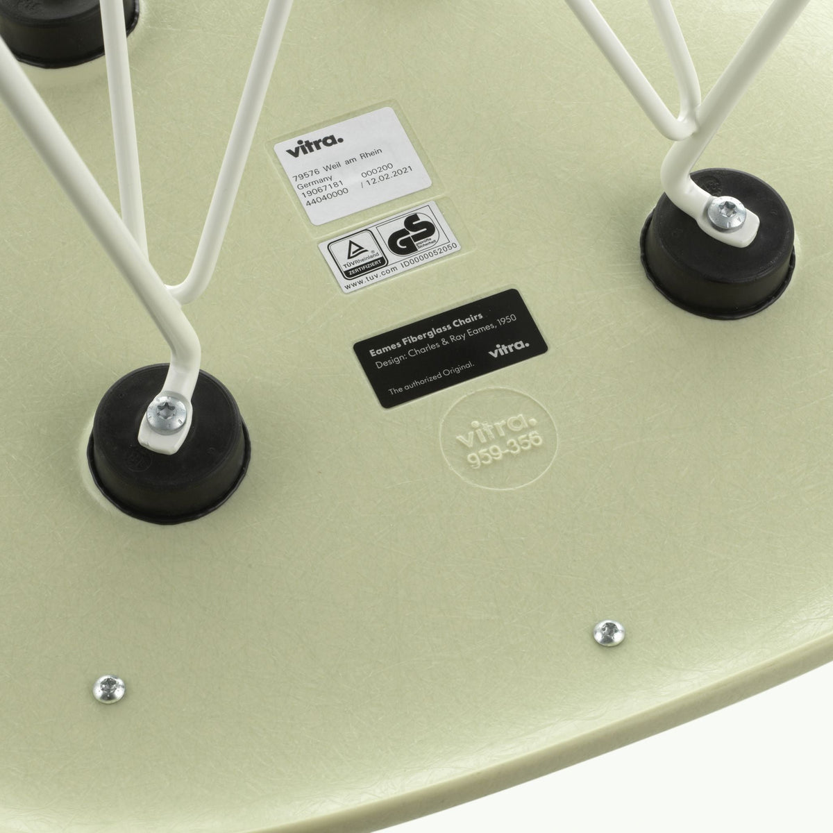 Vitra Eames Fiberglass Side Chair 4 Gestellvarianten & Sitzpolster optional