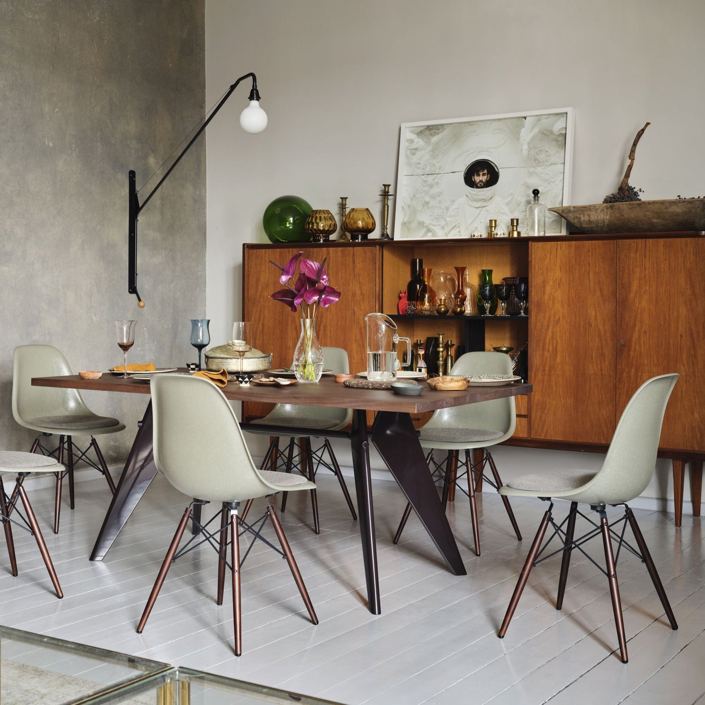 Vitra Eames Fiberglass Side Chair 4 Gestellvarianten & Sitzpolster optional