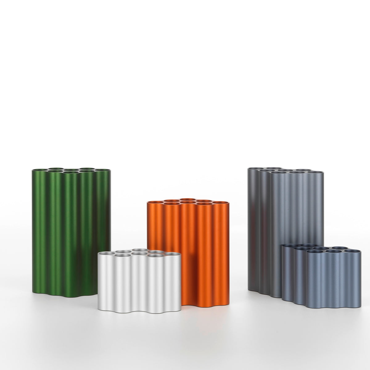 Vitra Nuage Vase métallique large – Designvase mit skulpturalem Charakter