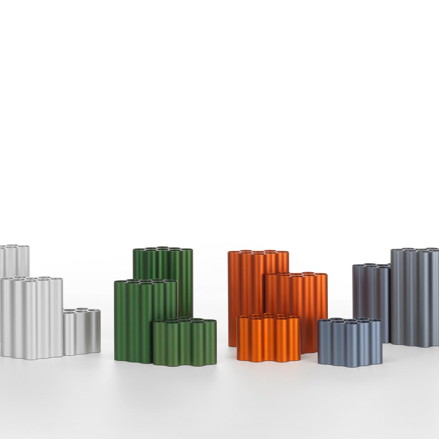 Vitra Nuage Vase métallique large – Designvase mit skulpturalem Charakter