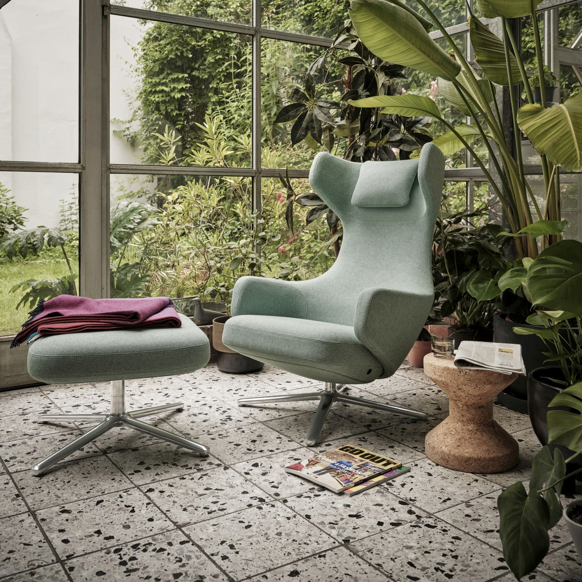 Vitra Grand Repos Loungesessel drehbar mit Ottoman Ohrensessel & Hocker