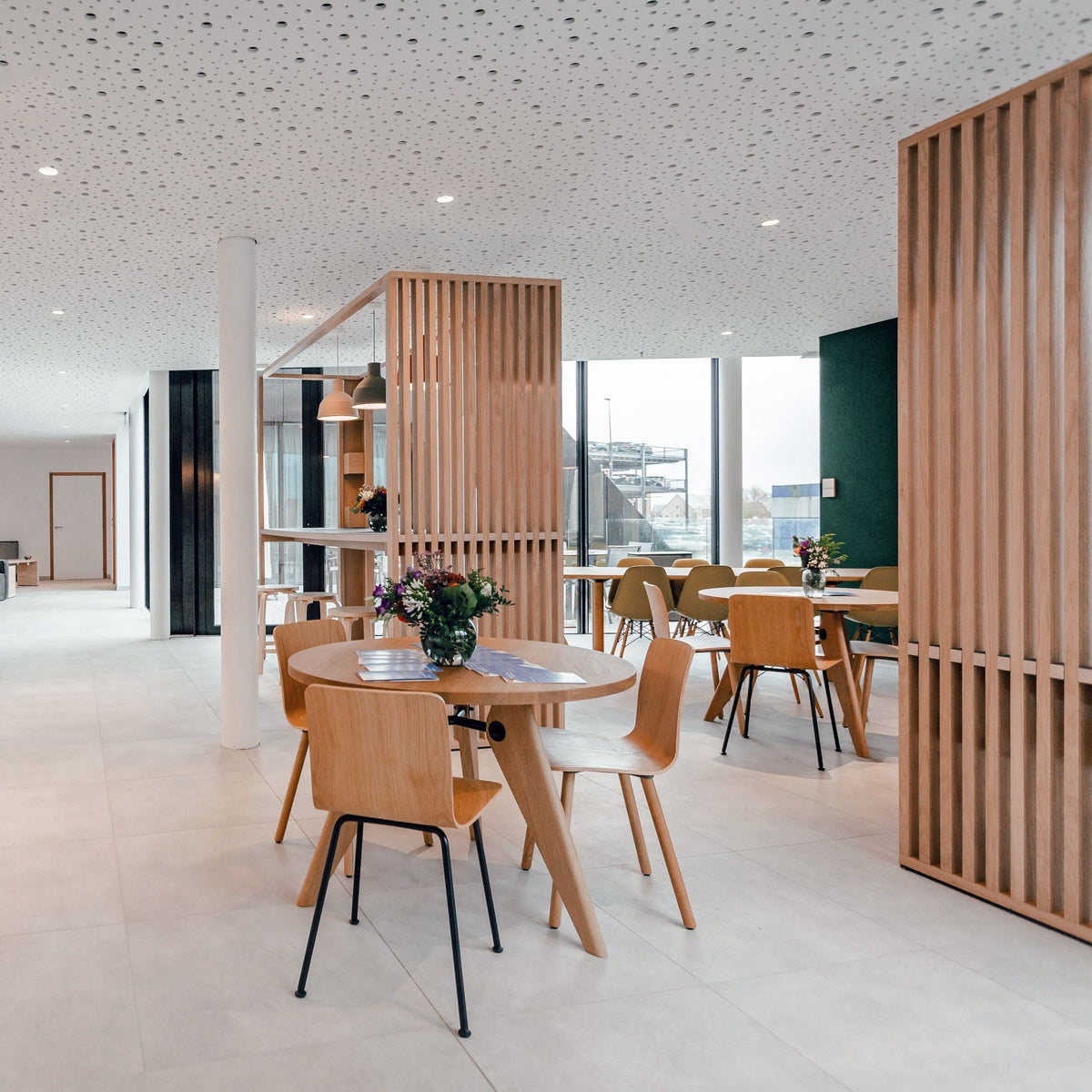 Vitra Guéridon Table runder Besprechungstisch / Esstisch Holz