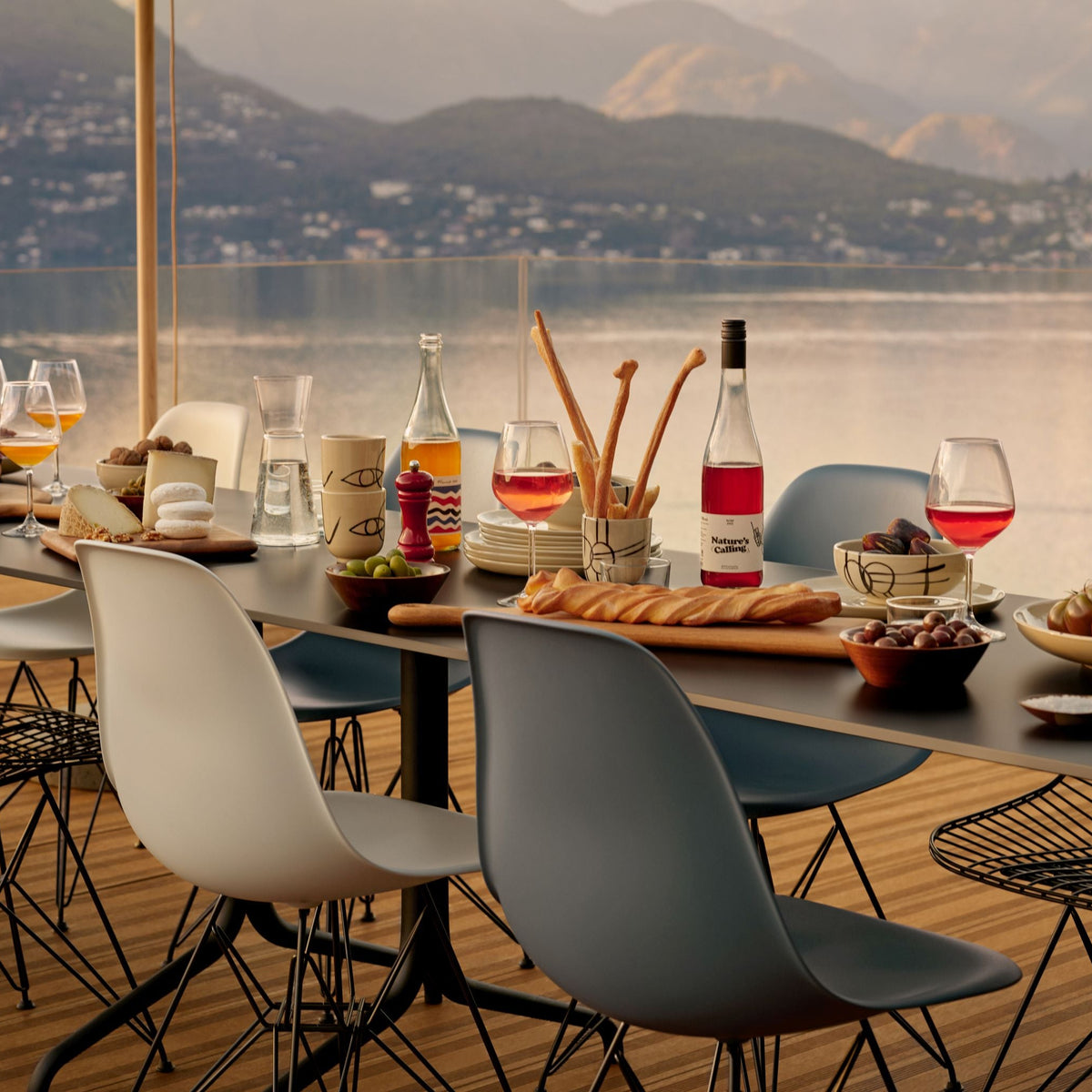Vitra Belleville Table Bistrotisch rund oder eckig Indoor & Outdoor