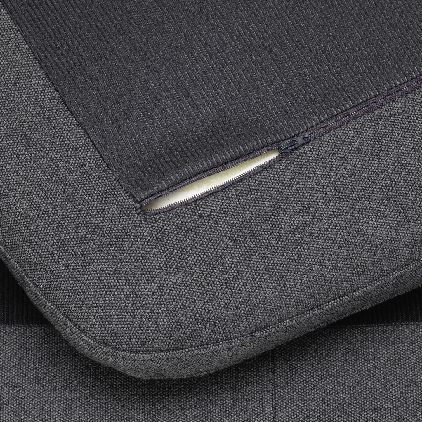Vitra Grand Relax Loungesessel drehbar mit Ottoman hoher Sessel & Hocker