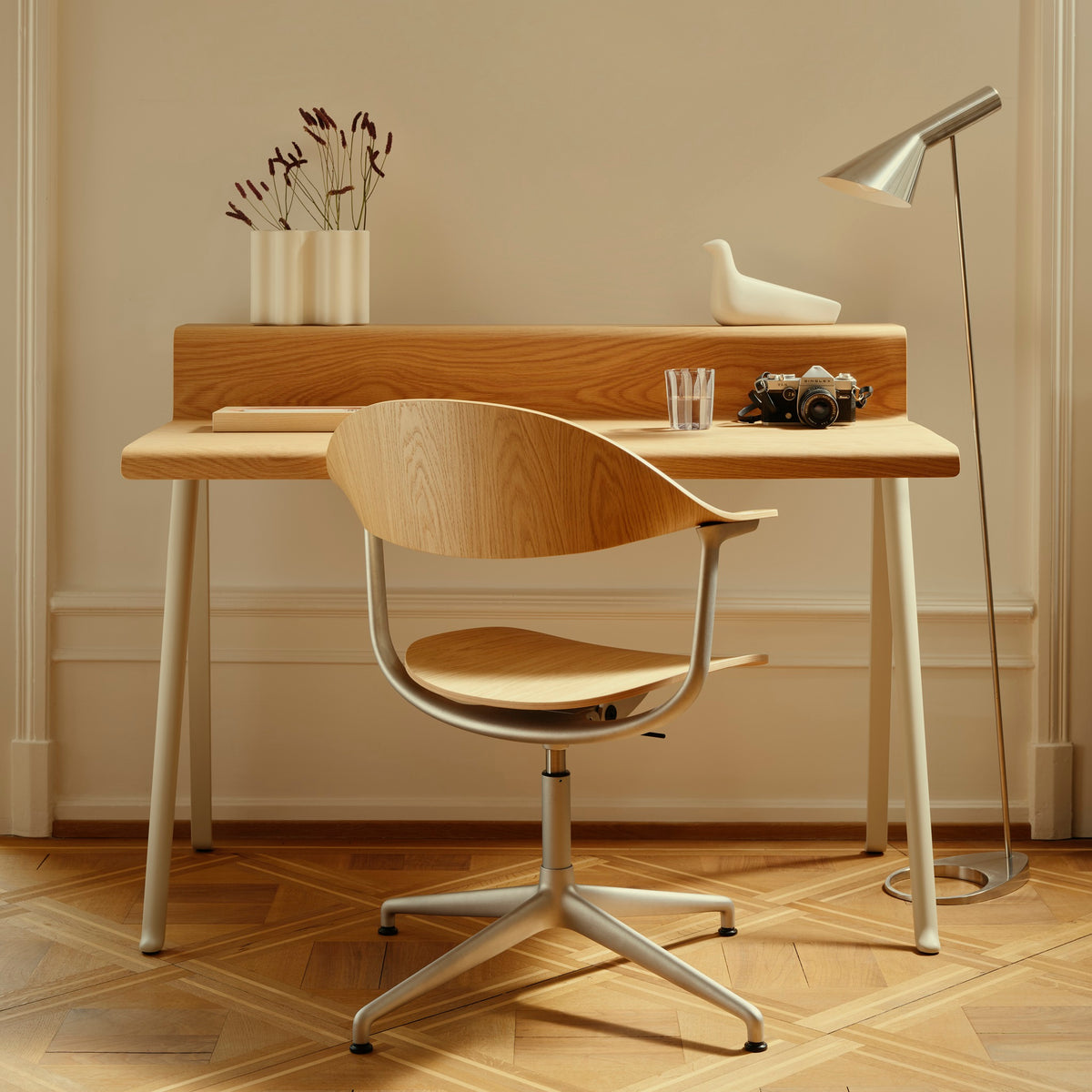 Vitra Courier Schreibtisch Schichtholz Eiche hell geölt