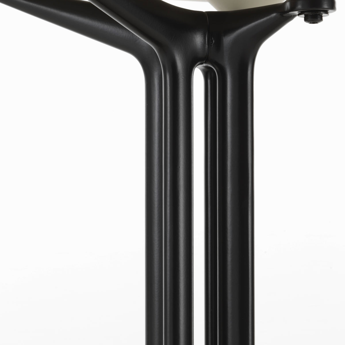 Vitra Eames Plastic Armchair DAL RE recycelter Kunststoff La Fonda Base