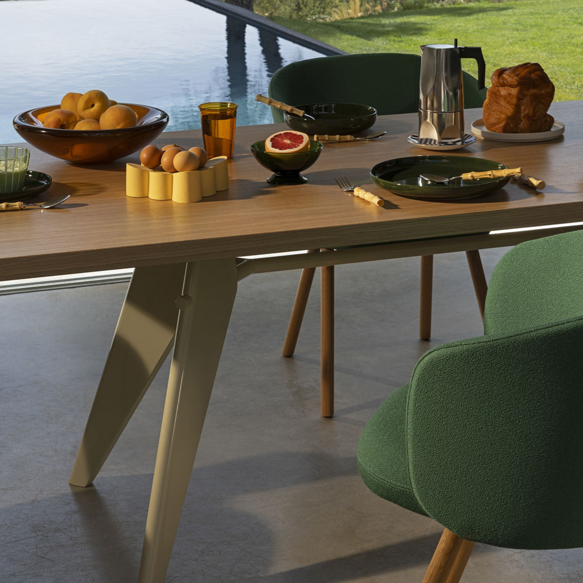 Vitra EM Table Besprechungstisch / Esstisch Holz und Metall