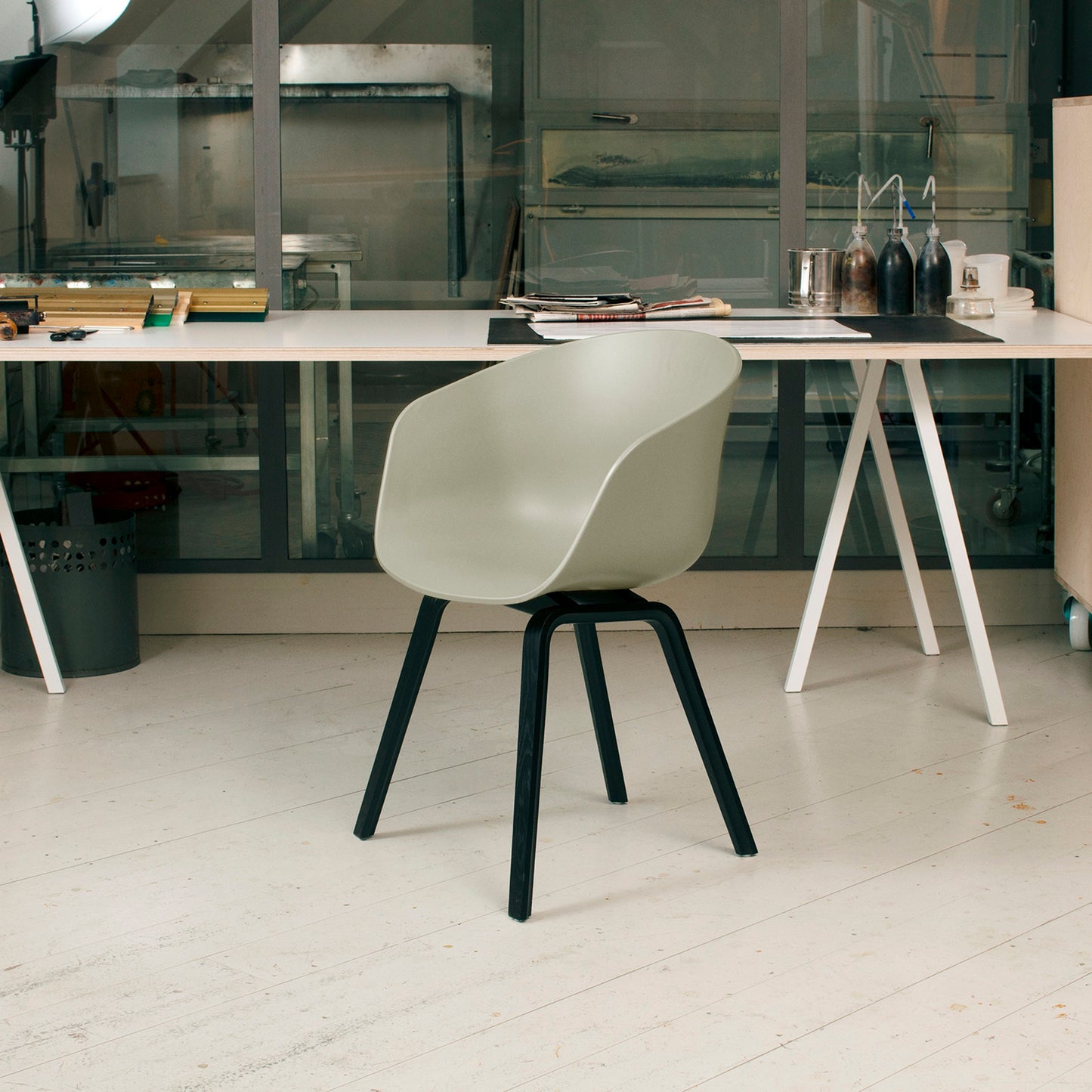 HAY About A Chair AAC 22 Armlehnstuhl Kunststoff Gestell 4-Fuß Formsperrholz