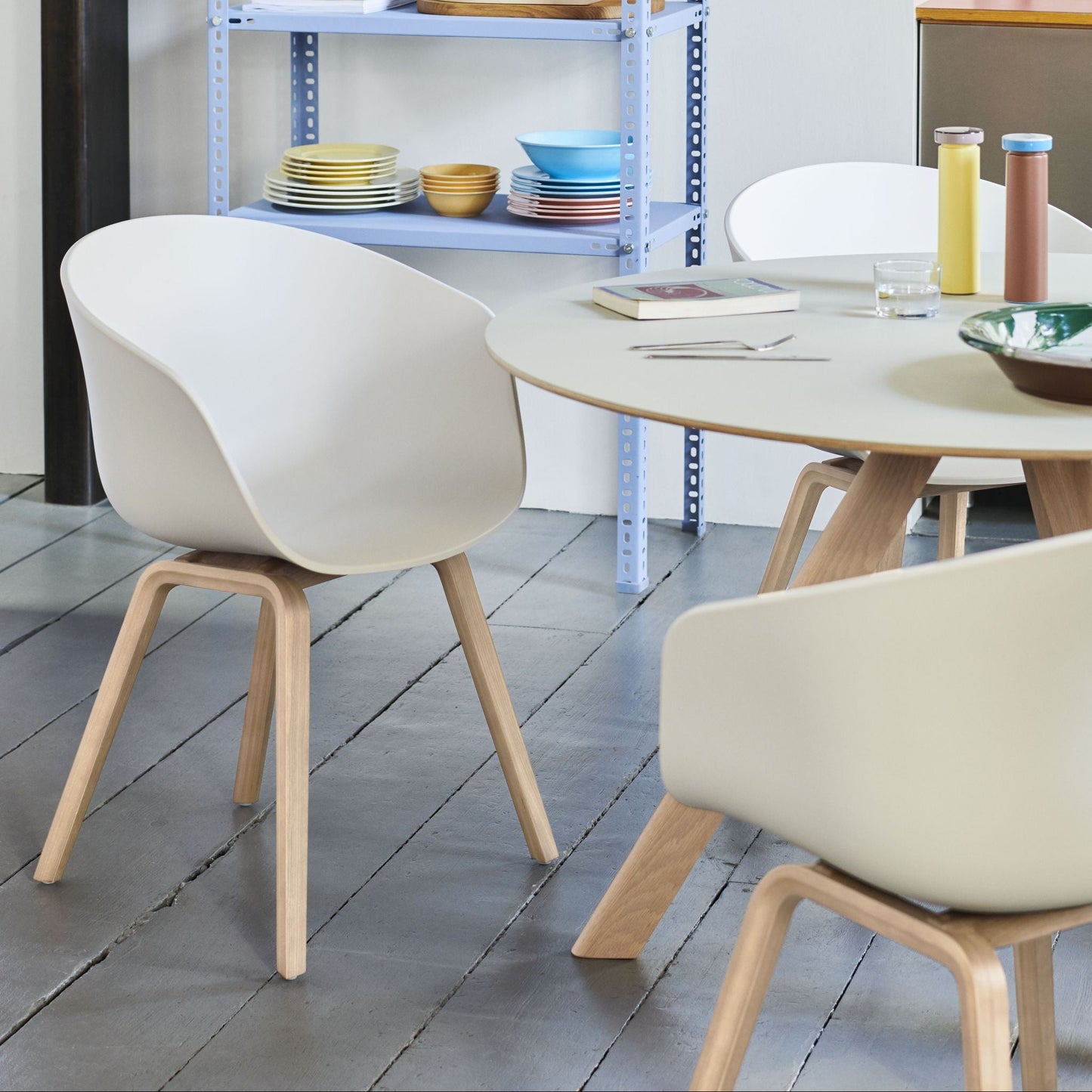 HAY About A Chair AAC 22 Armlehnstuhl Kunststoff Gestell 4-Fuß Formsperrholz