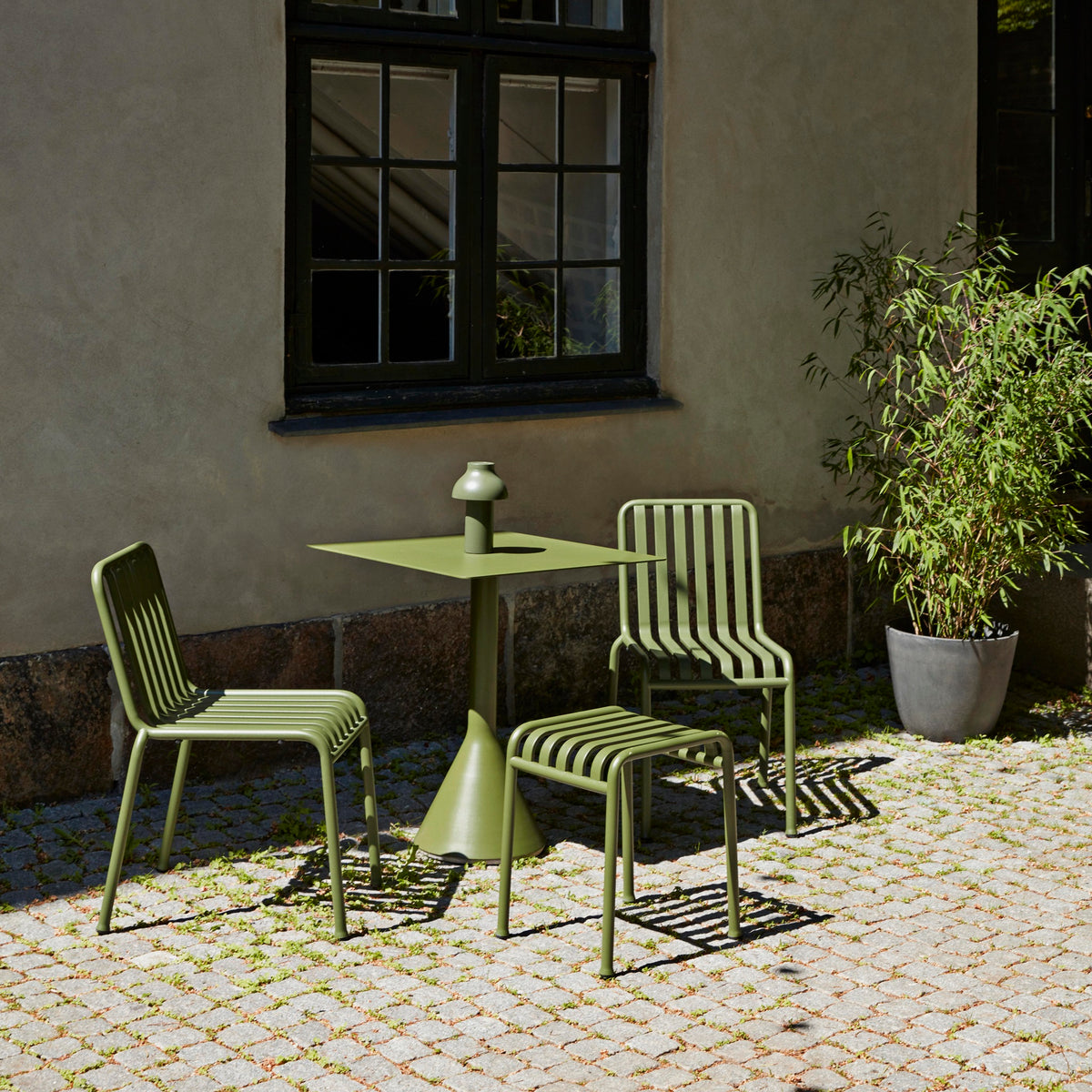 HAY Palissade Cone Tisch quadratisch 65 x 65 cm Stahl pulverbeschichtet