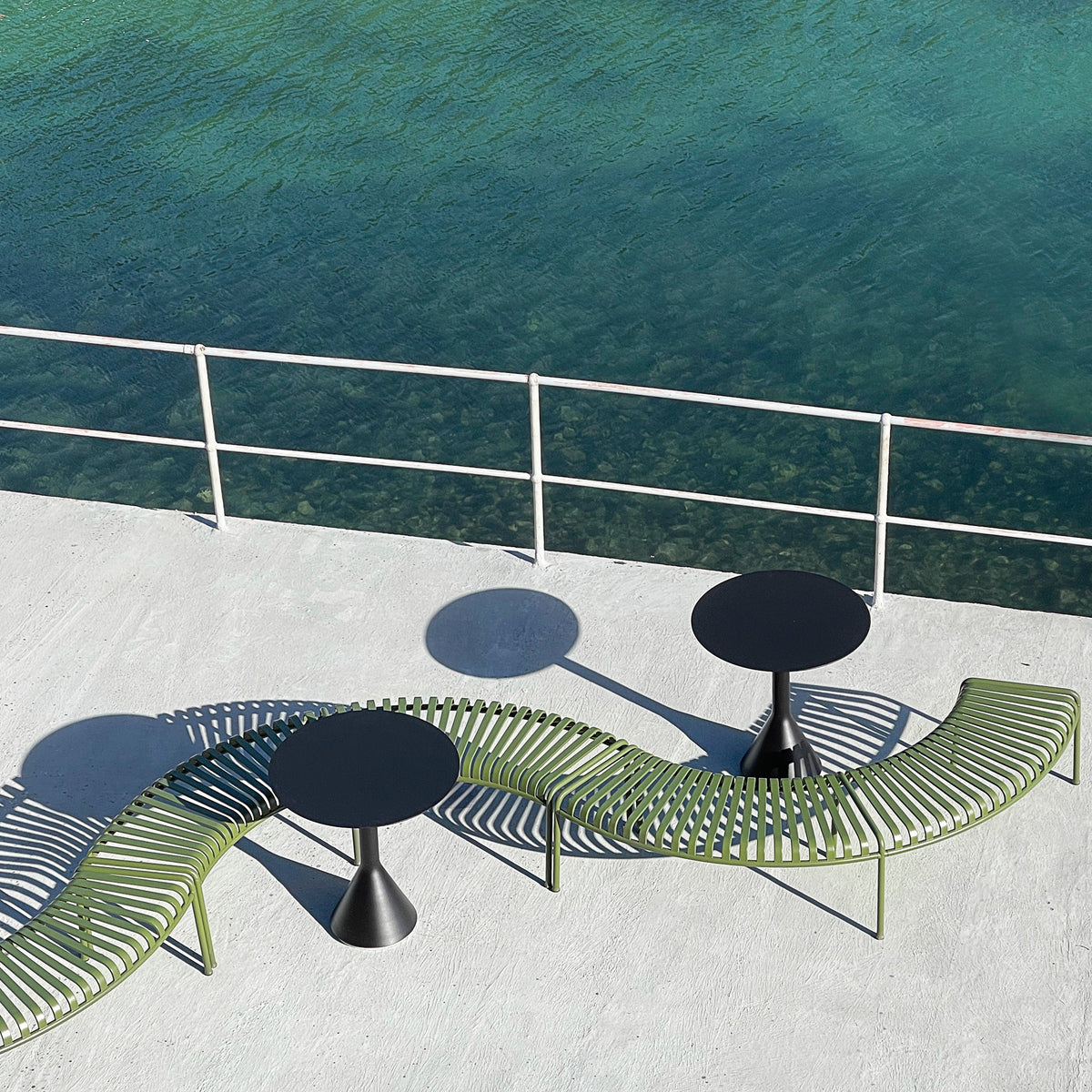 HAY Palissade Cone Tisch rund Ø 70 cm outdoor Stahl pulverbeschichtet
