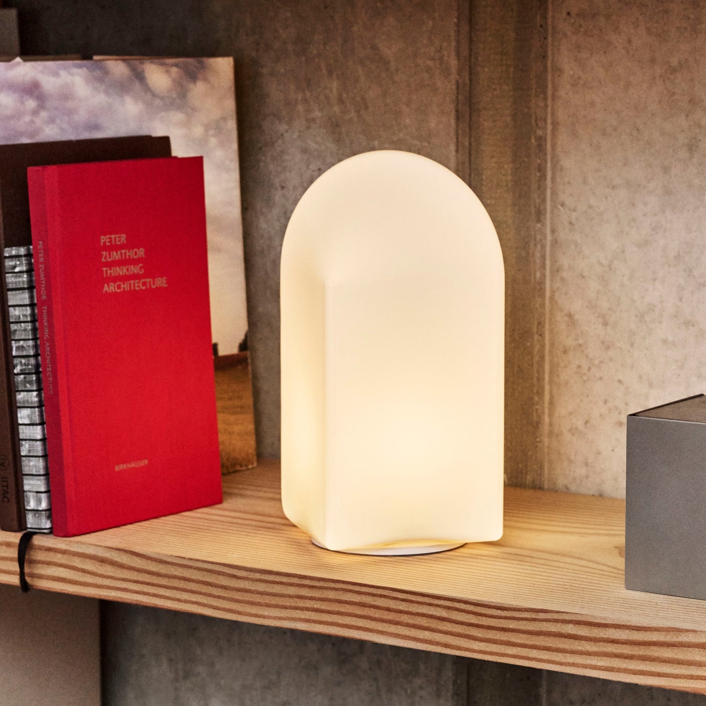 HAY Parade portable Lamp tragbare LED Leuchte Höhe 24cm Glas shell weiß