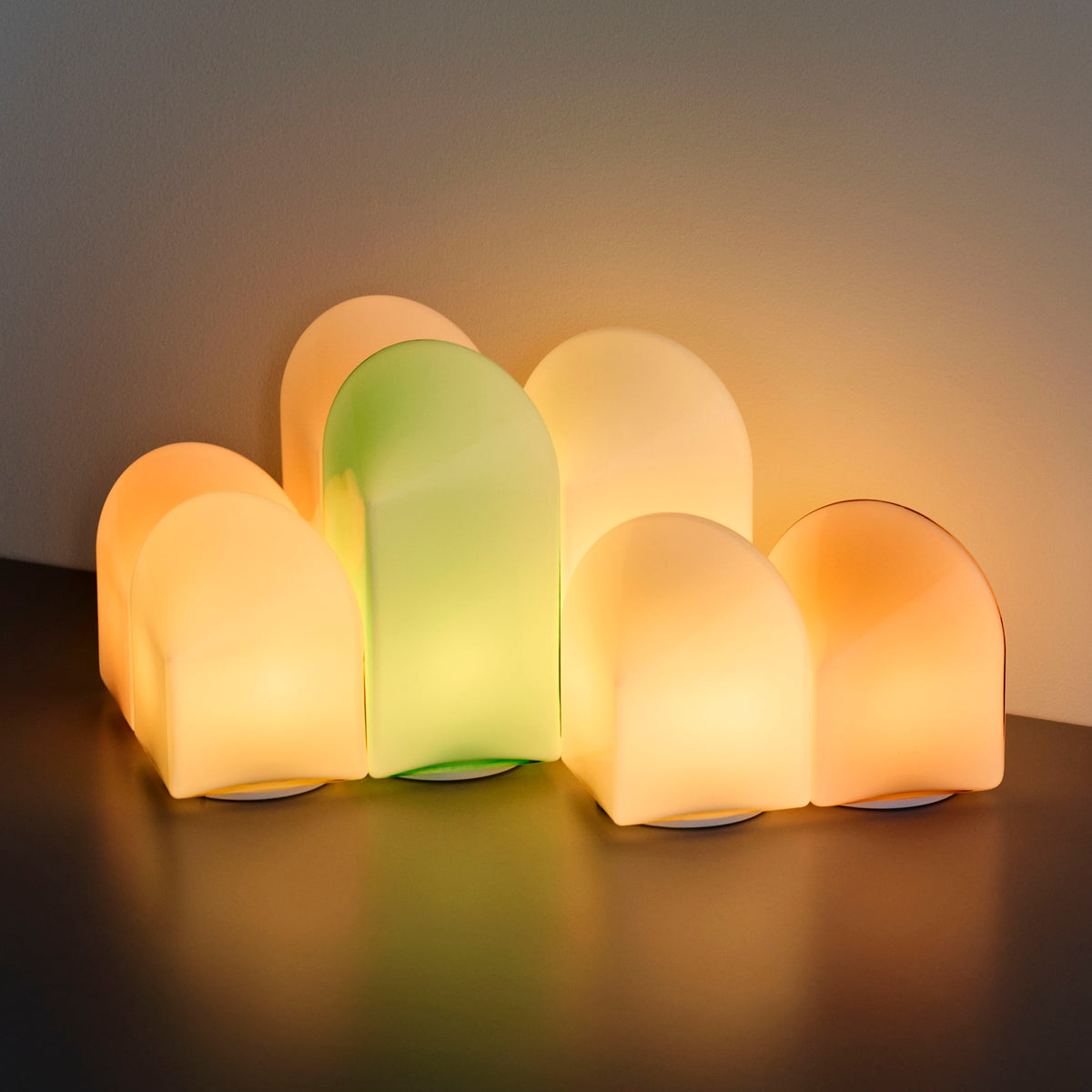 HAY Parade portable Lamp tragbare LED Leuchte Höhe 24cm Glas shell weiß